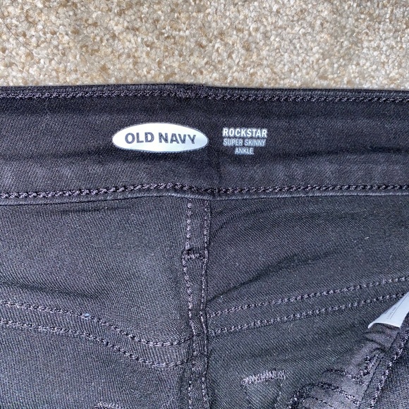 Black Old Navy Skinny jeans - Picture 3 of 6
